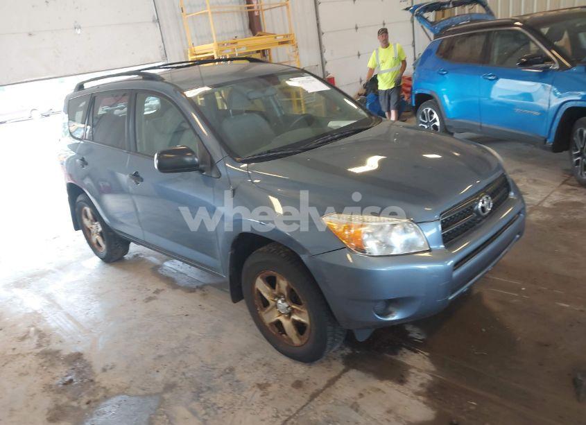 2007 Toyota Rav4 (VIN JTMBD33V676052181) main photo