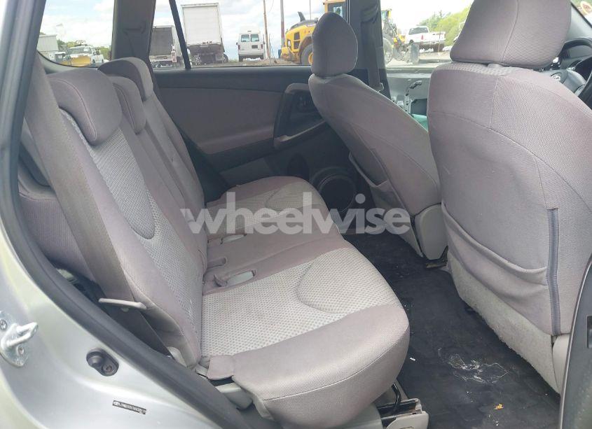 Photo 8 of 2006 Toyota Rav4 (VIN JTMBD33V765028119)