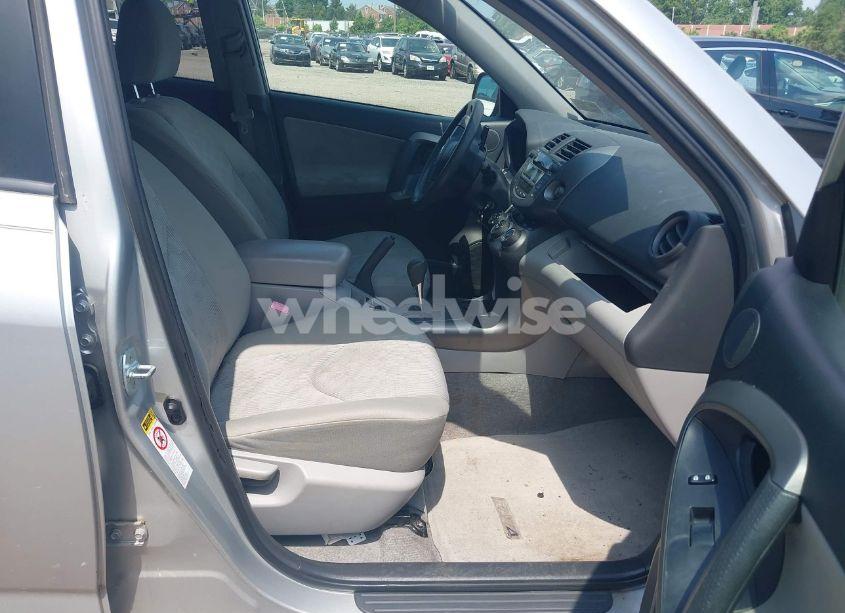 Photo 5 of 2009 Toyota Rav4 (VIN JTMBF33V695012184)