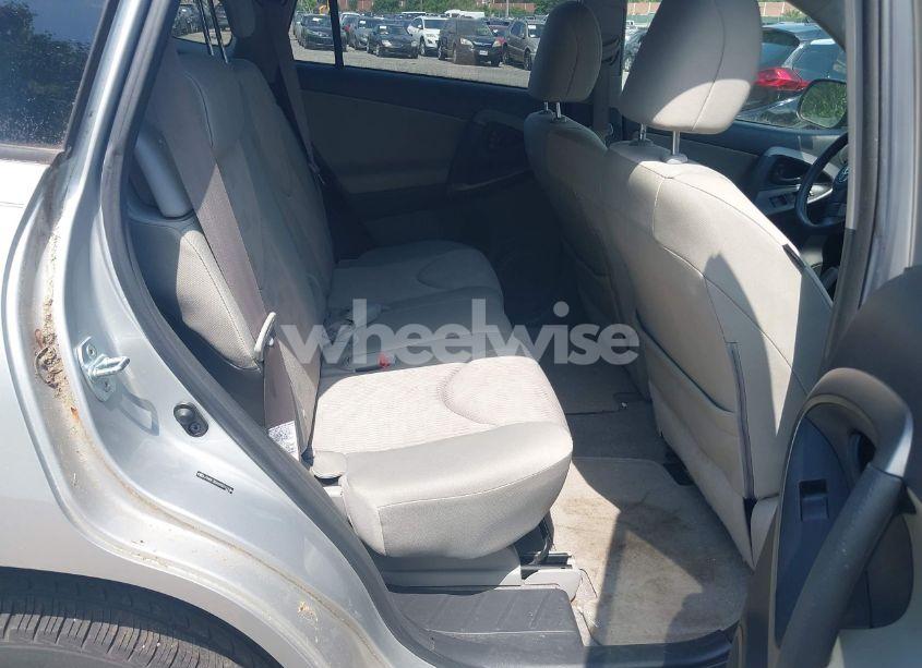 Photo 8 of 2009 Toyota Rav4 (VIN JTMBF33V695012184)