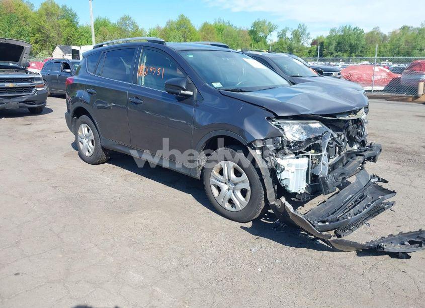 2015 Toyota Rav4 LE (VIN JTMBFREV0FJ030182) main photo