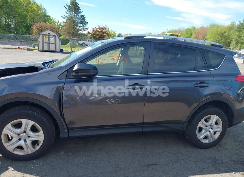 Photo 14 of 2015 Toyota Rav4 LE (VIN JTMBFREV0FJ030182)