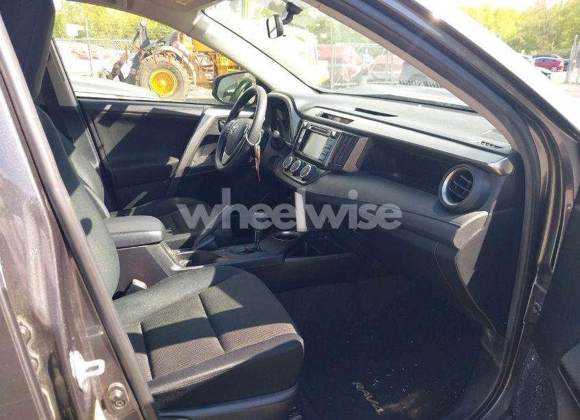 Photo 5 of 2015 Toyota Rav4 LE (VIN JTMBFREV0FJ030182)