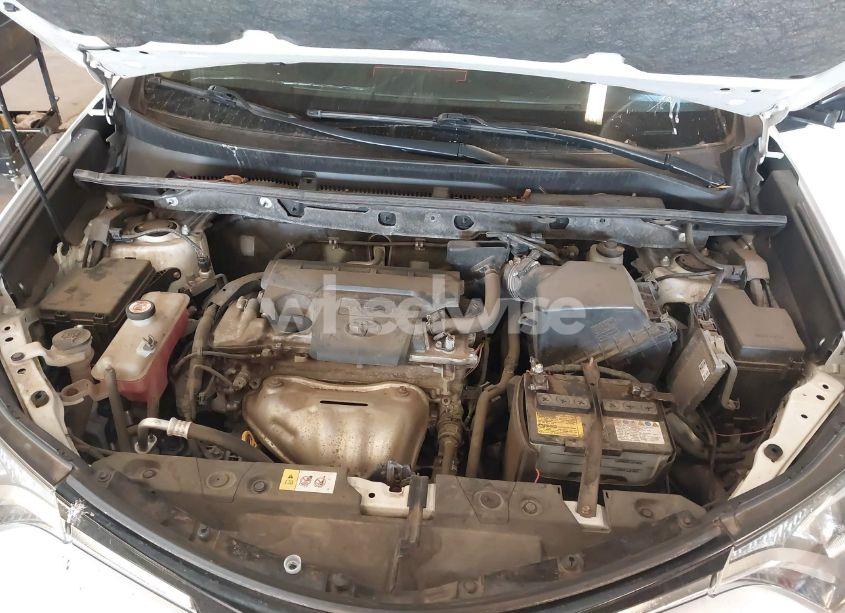 Photo 10 of 2016 Toyota Rav4 LE (VIN JTMBFREV0GJ104556)