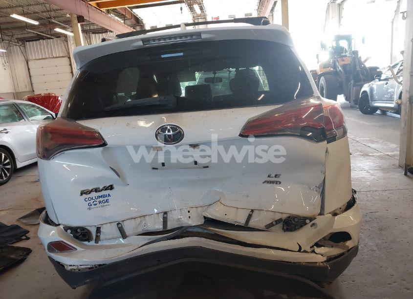 Photo 16 of 2016 Toyota Rav4 LE (VIN JTMBFREV0GJ104556)