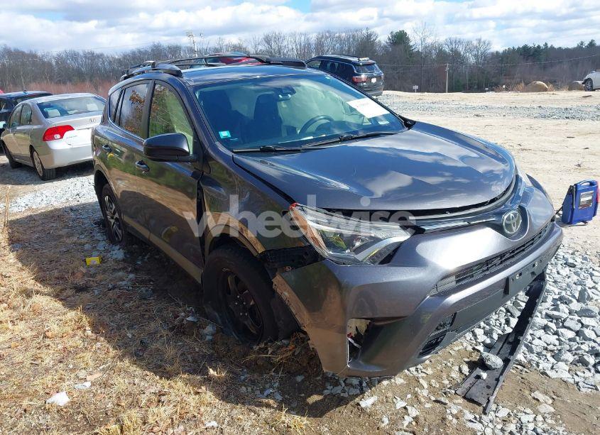 2017 Toyota Rav4 LE (VIN JTMBFREV0HJ116420) main photo