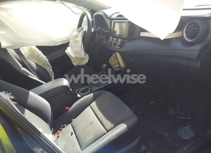 Photo 5 of 2017 Toyota Rav4 LE (VIN JTMBFREV0HJ116420)