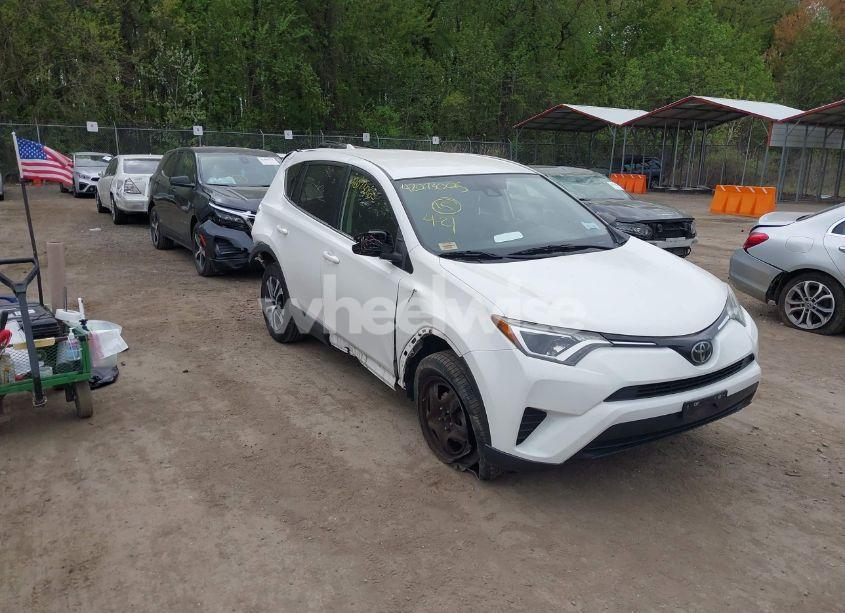 2018 Toyota Rav4 LE (VIN JTMBFREV0JJ735251) main photo