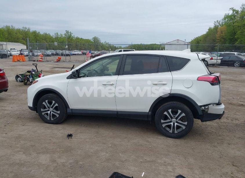 Photo 14 of 2018 Toyota Rav4 LE (VIN JTMBFREV0JJ735251)