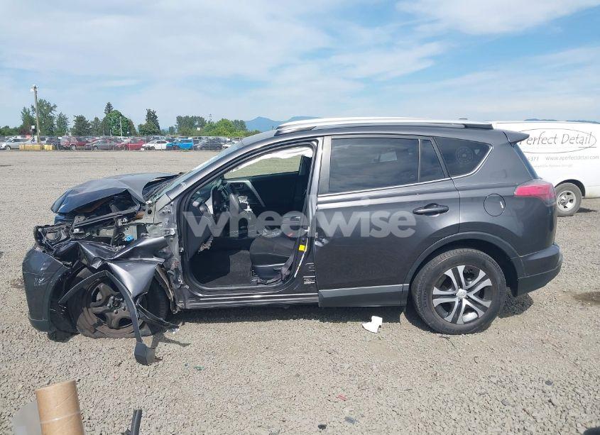 Photo 15 of 2016 Toyota Rav4 LE (VIN JTMBFREV1GJ091168)