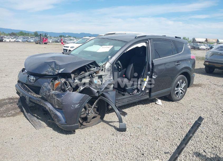 Photo 2 of 2016 Toyota Rav4 LE (VIN JTMBFREV1GJ091168)