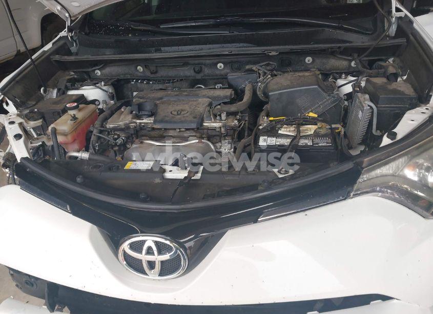 Photo 10 of 2016 Toyota Rav4 LE (VIN JTMBFREV2GD196204)