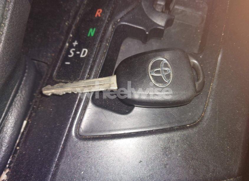 Photo 11 of 2016 Toyota Rav4 LE (VIN JTMBFREV2GD196204)