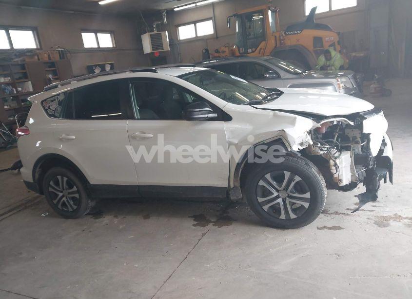 Photo 13 of 2016 Toyota Rav4 LE (VIN JTMBFREV2GD196204)