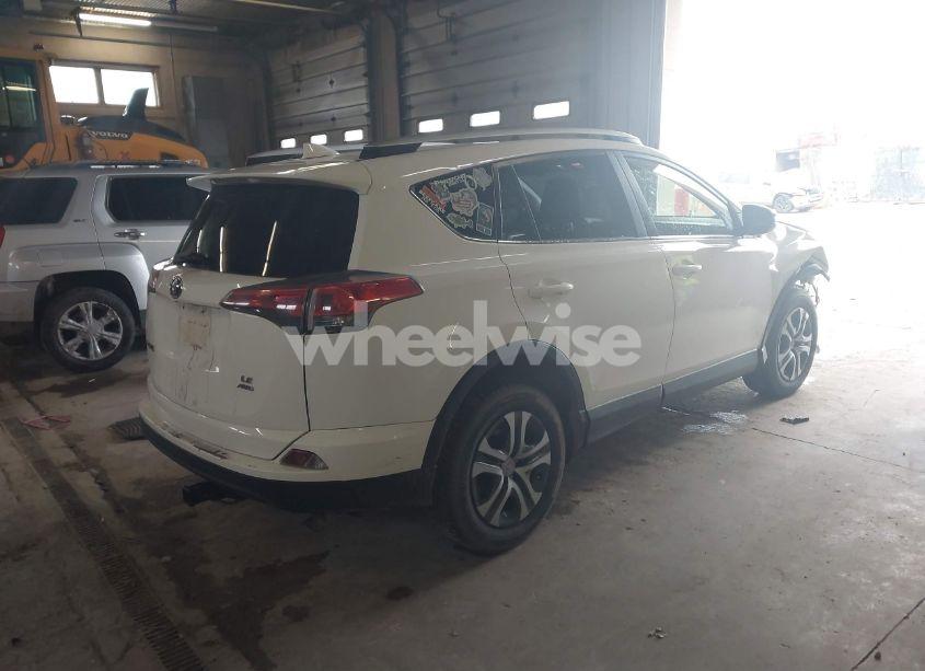 Photo 4 of 2016 Toyota Rav4 LE (VIN JTMBFREV2GD196204)