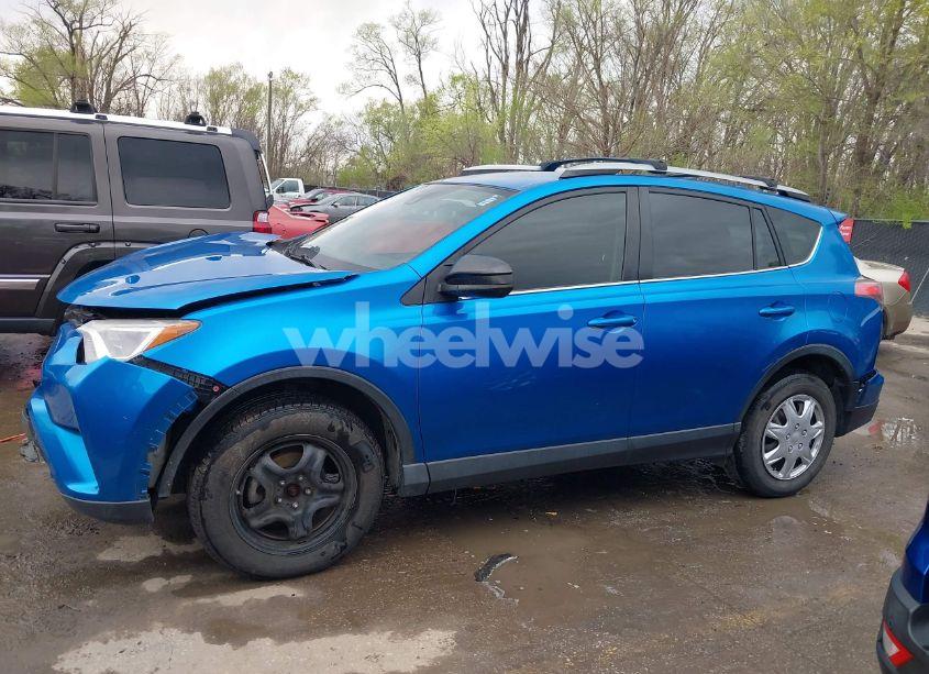 Photo 14 of 2017 Toyota Rav4 LE (VIN JTMBFREV2HJ151363)