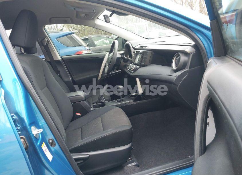 Photo 5 of 2017 Toyota Rav4 LE (VIN JTMBFREV2HJ151363)