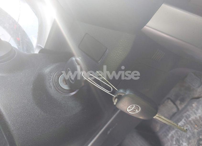 Photo 11 of 2017 Toyota Rav4 LE (VIN JTMBFREV2HJ701869)