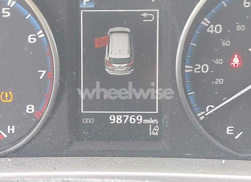 Photo 15 of 2017 Toyota Rav4 LE (VIN JTMBFREV2HJ701869)