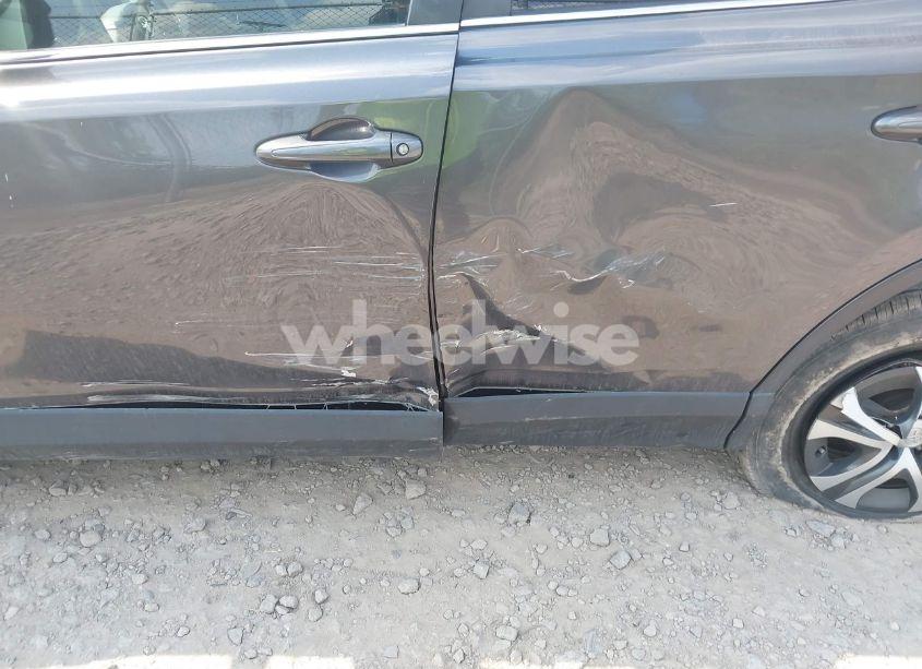 Photo 17 of 2017 Toyota Rav4 LE (VIN JTMBFREV2HJ701869)