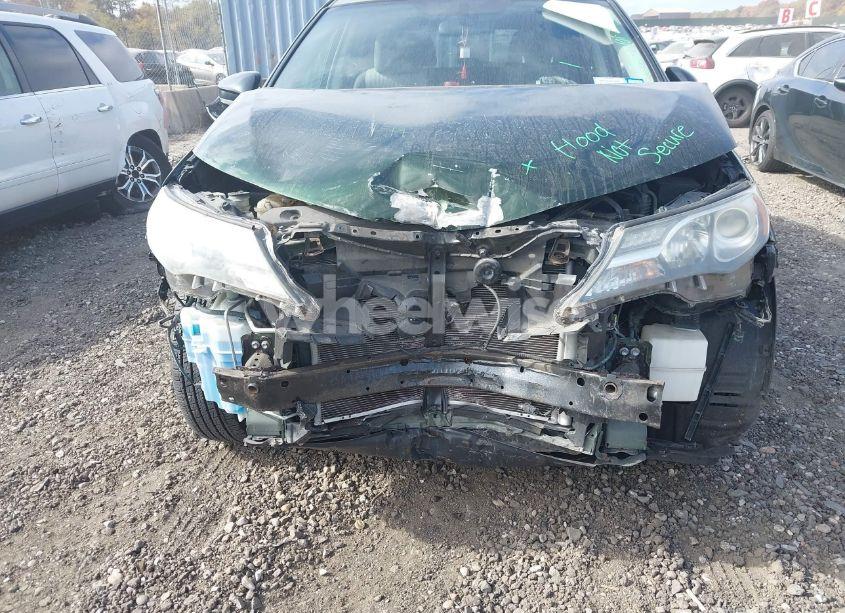 Photo 13 of 2013 Toyota Rav4 LE (VIN JTMBFREV3D5003628)