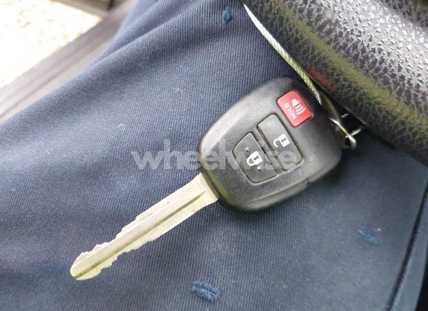 Photo 11 of 2015 Toyota Rav4 LE (VIN JTMBFREV3FJ035828)