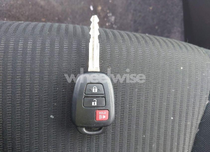 Photo 11 of 2018 Toyota Rav4 LE (VIN JTMBFREV3JJ194194)