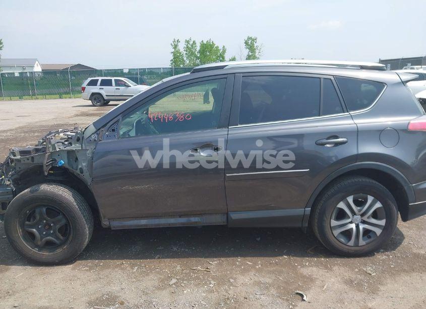 Photo 15 of 2018 Toyota Rav4 LE (VIN JTMBFREV3JJ194194)