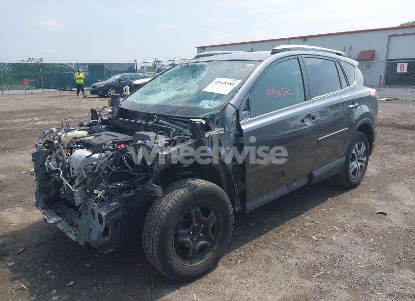 Photo 2 of 2018 Toyota Rav4 LE (VIN JTMBFREV3JJ194194)