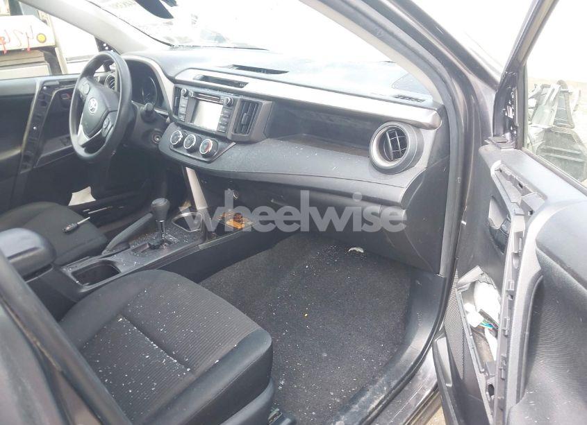 Photo 5 of 2018 Toyota Rav4 LE (VIN JTMBFREV3JJ194194)