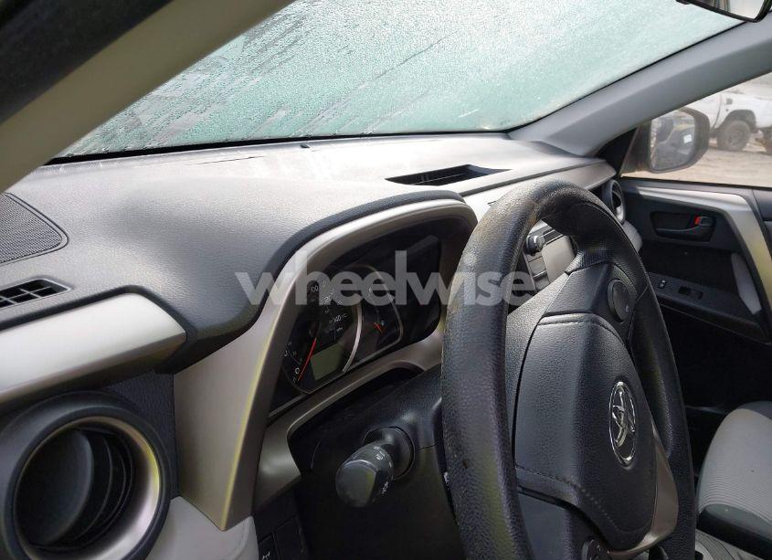 Photo 18 of 2015 Toyota Rav4 LE (VIN JTMBFREV4FJ037250)