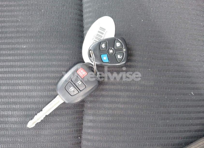 Photo 11 of 2018 Toyota Rav4 LE (VIN JTMBFREV4JJ193636)