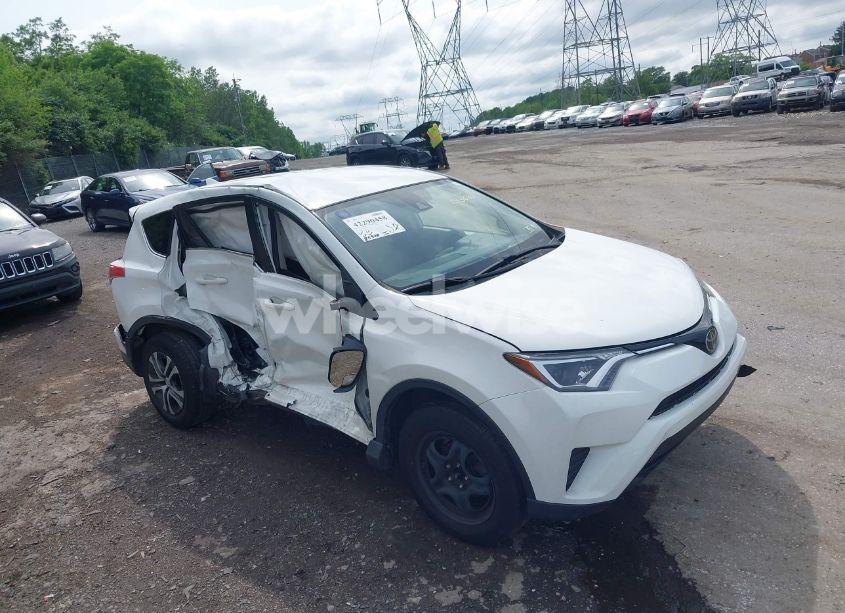 Photo 18 of 2018 Toyota Rav4 LE (VIN JTMBFREV4JJ193636)