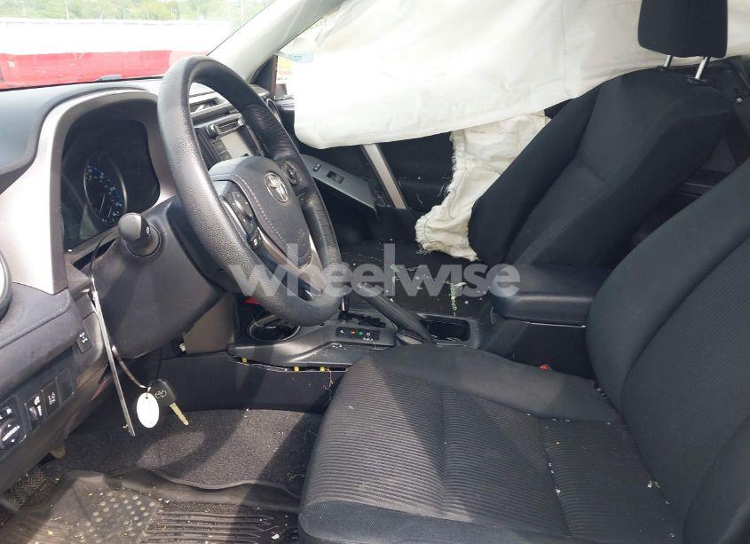 Photo 5 of 2018 Toyota Rav4 LE (VIN JTMBFREV4JJ193636)