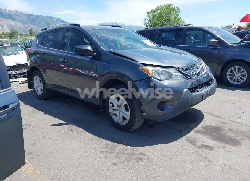 2015 Toyota Rav4 LE (VIN JTMBFREV5FD166614) main photo