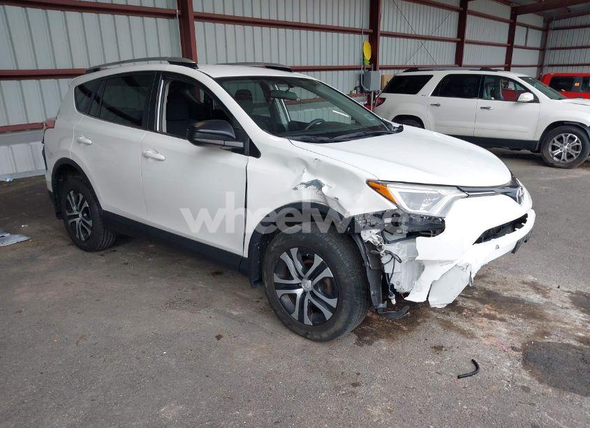 2016 Toyota Rav4 LE (VIN JTMBFREV5GD190932) main photo