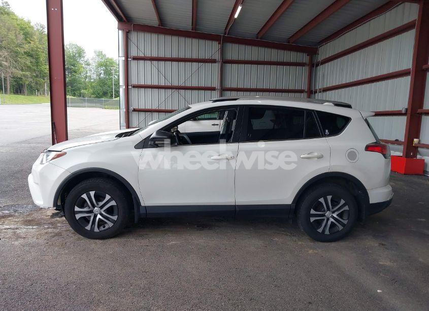 Photo 14 of 2016 Toyota Rav4 LE (VIN JTMBFREV5GD190932)