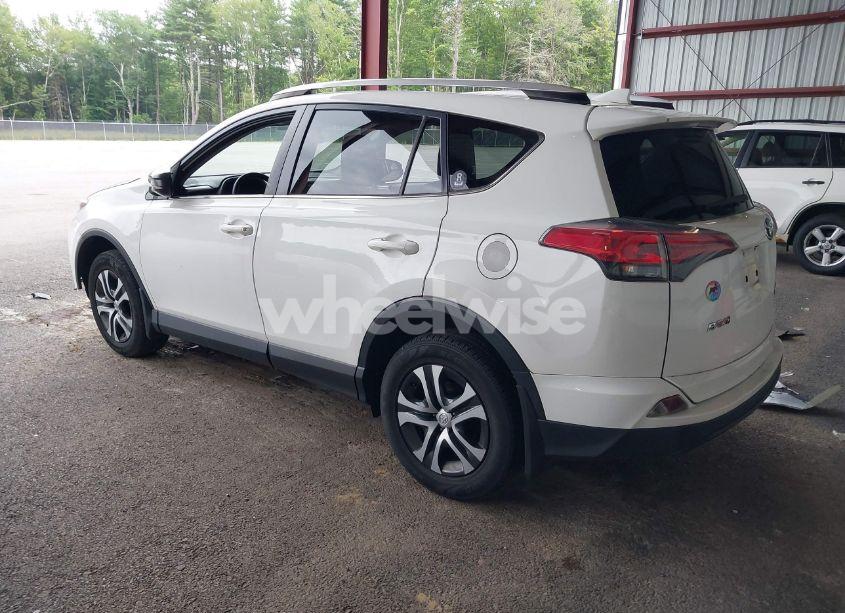 Photo 3 of 2016 Toyota Rav4 LE (VIN JTMBFREV5GD190932)