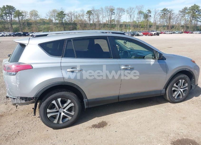 Photo 13 of 2018 Toyota Rav4 LE (VIN JTMBFREV5JD246228)