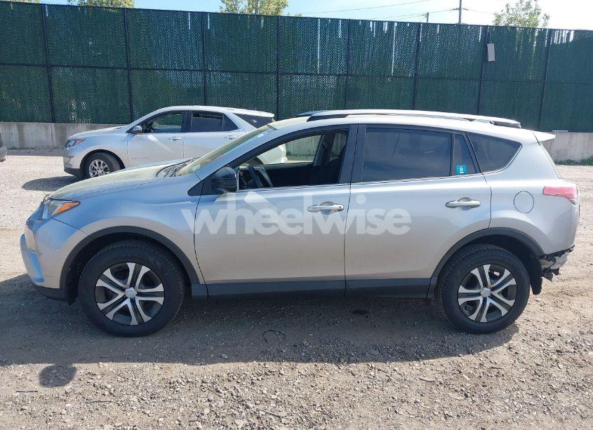 Photo 14 of 2018 Toyota Rav4 LE (VIN JTMBFREV5JD246228)