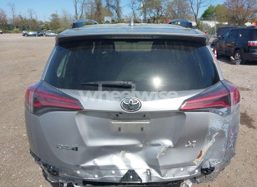 Photo 16 of 2018 Toyota Rav4 LE (VIN JTMBFREV5JD246228)