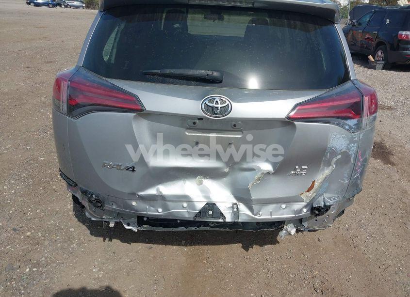 Photo 6 of 2018 Toyota Rav4 LE (VIN JTMBFREV5JD246228)