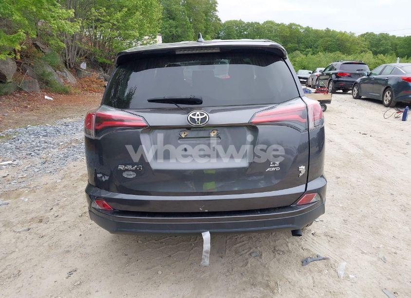 Photo 17 of 2018 Toyota Rav4 LE (VIN JTMBFREV5JJ726531)