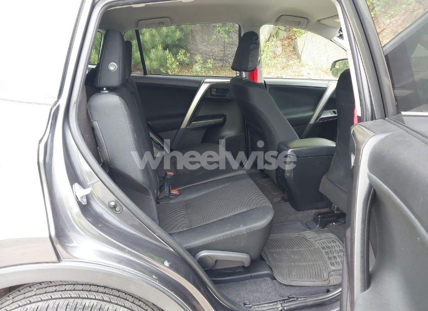 Photo 8 of 2018 Toyota Rav4 LE (VIN JTMBFREV5JJ726531)