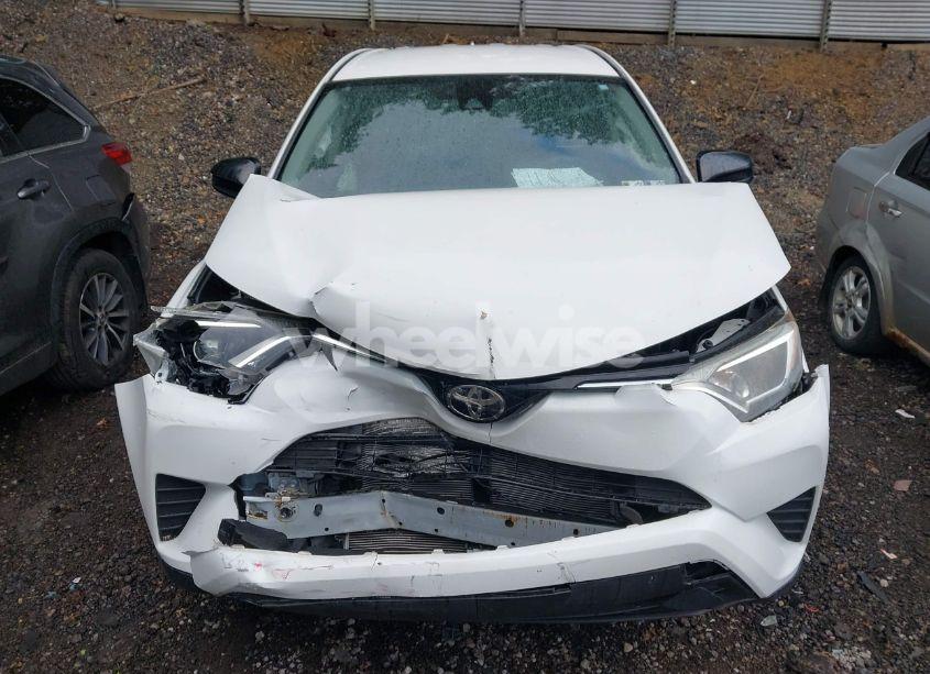 Photo 12 of 2018 Toyota Rav4 LE (VIN JTMBFREV5JJ727985)