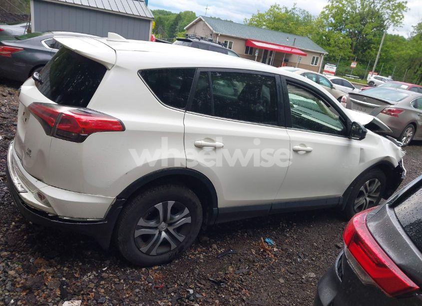 Photo 13 of 2018 Toyota Rav4 LE (VIN JTMBFREV5JJ727985)