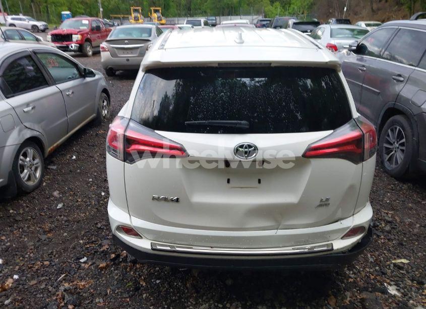 Photo 16 of 2018 Toyota Rav4 LE (VIN JTMBFREV5JJ727985)