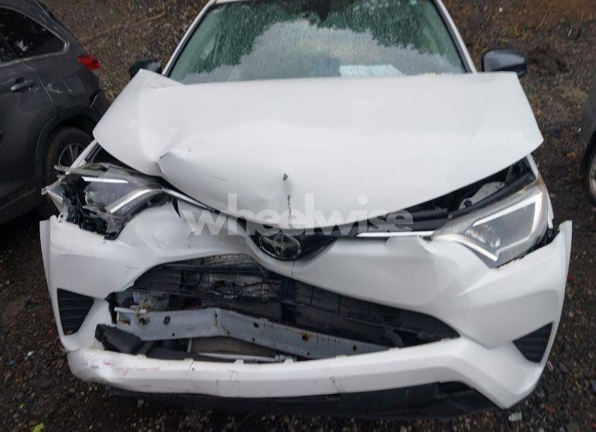 Photo 6 of 2018 Toyota Rav4 LE (VIN JTMBFREV5JJ727985)