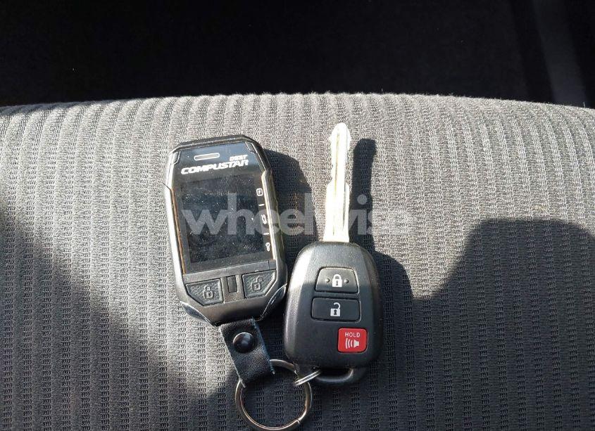 Photo 11 of 2015 Toyota Rav4 LE (VIN JTMBFREV6FD147652)