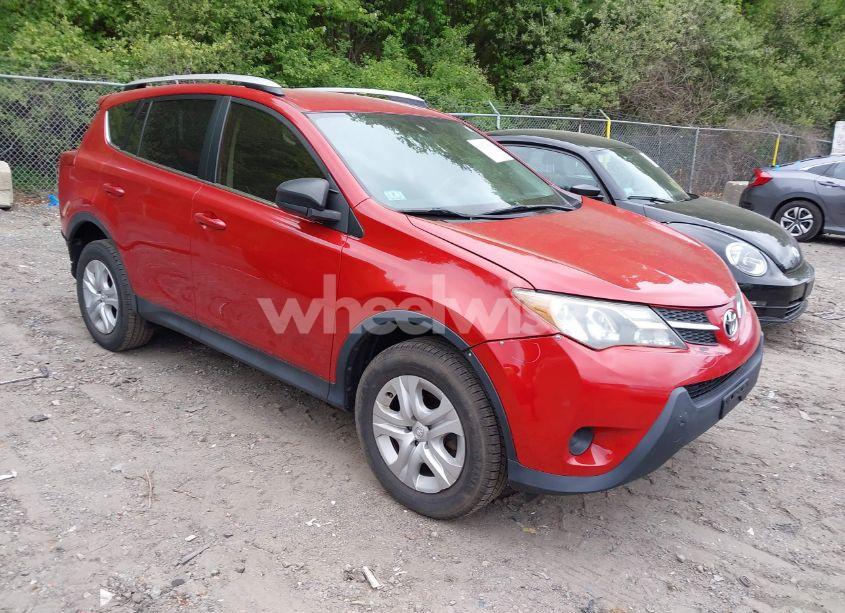 2015 Toyota Rav4 LE (VIN JTMBFREV6FD161227) main photo